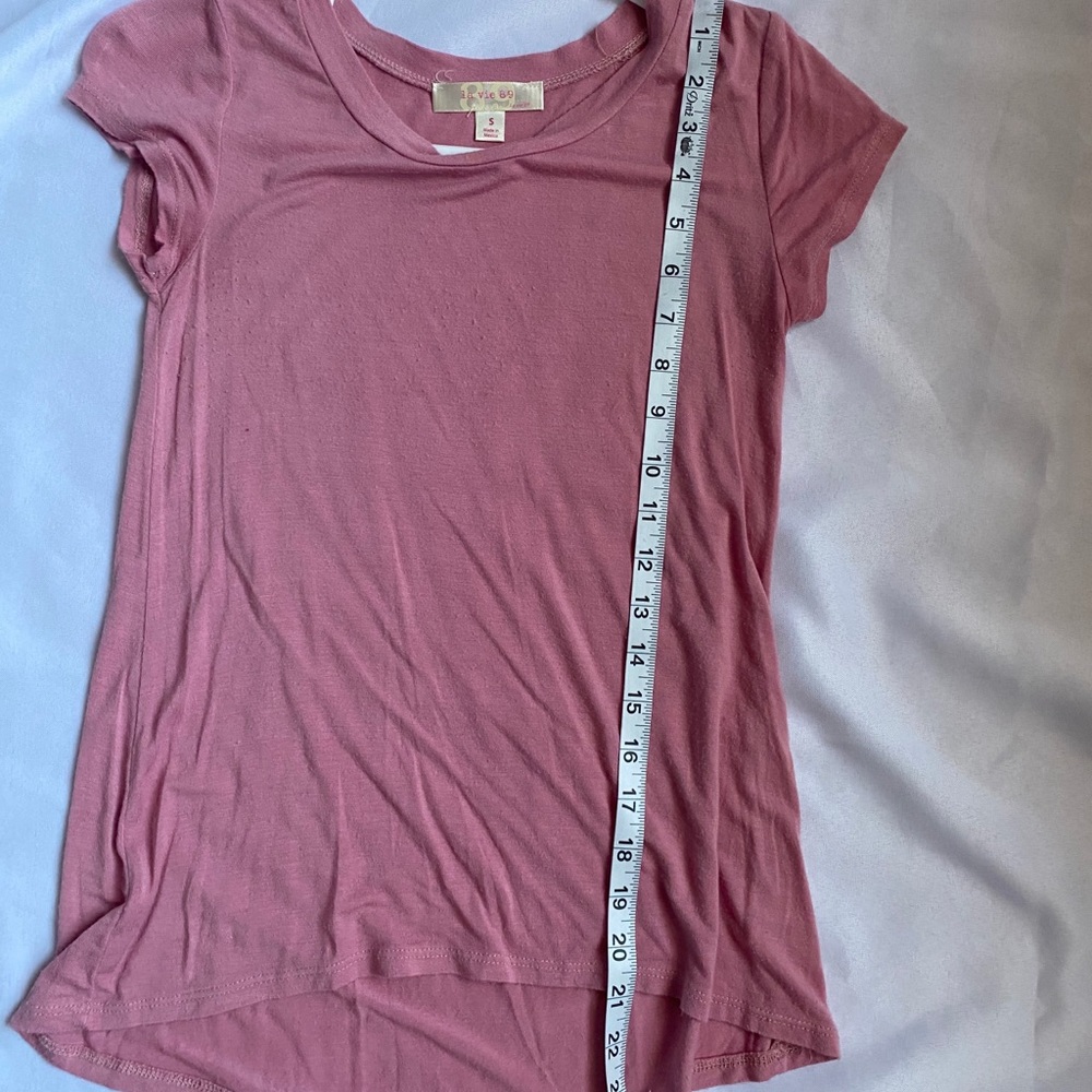 4/$20 women’s pink tee
